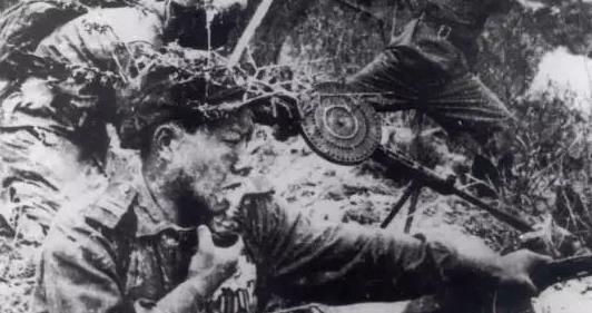 血河死战不退吃瓜